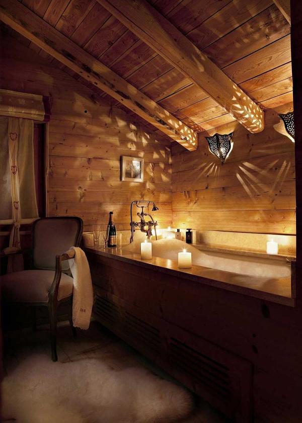 Hygge bathroom - relaxing candles